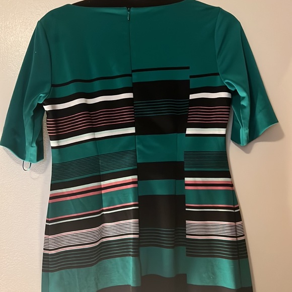 Green stretchy multi-colored block dress - Picture 4 of 7